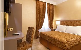 Hotel Fellini A Fontana Di Trevi